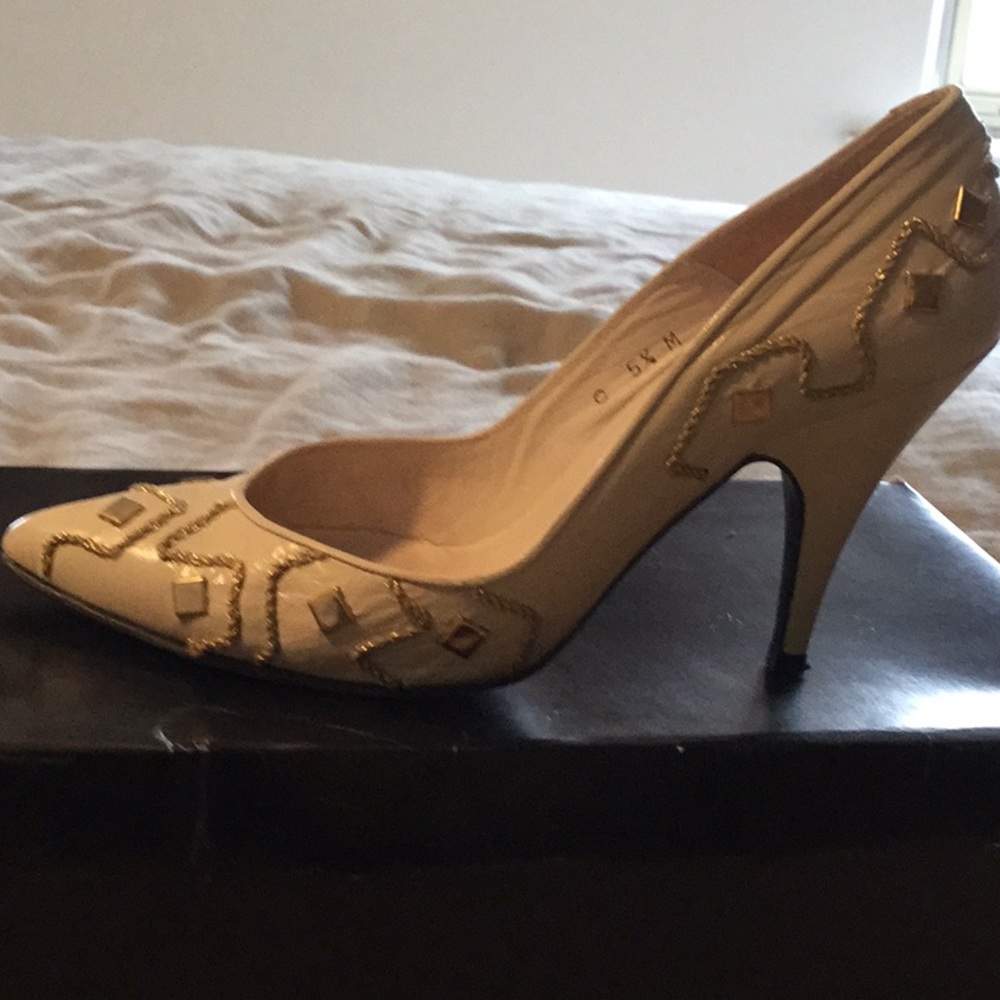 Leather heeled pump - Picture 3 of 4